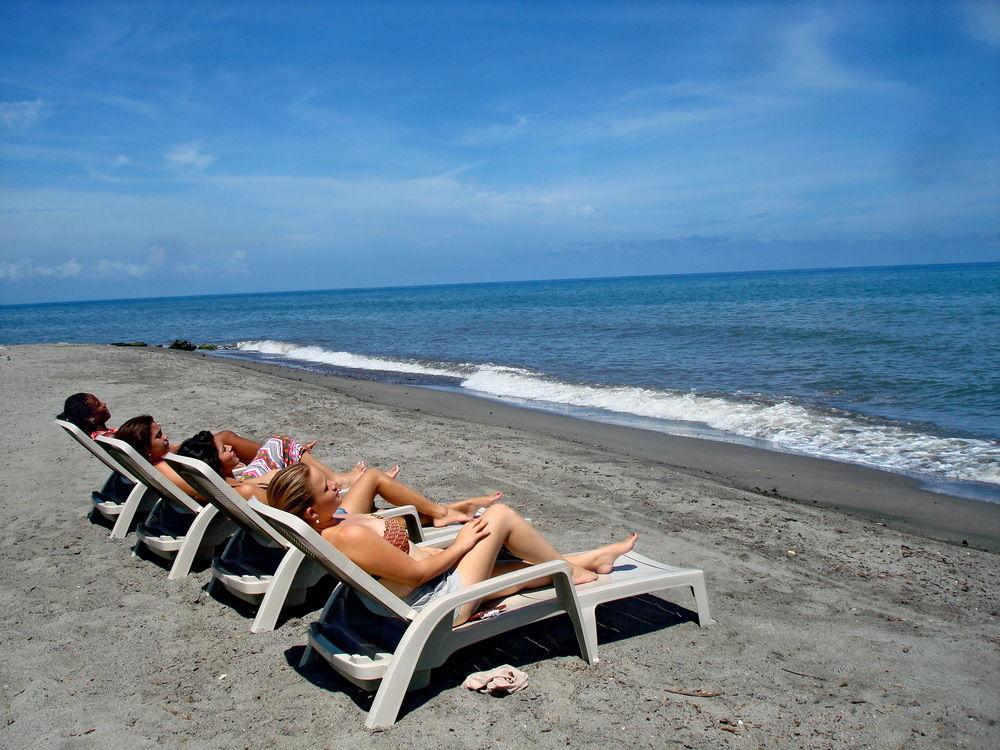 Hotel Partenon Beach & Resort La Ceiba Exterior foto